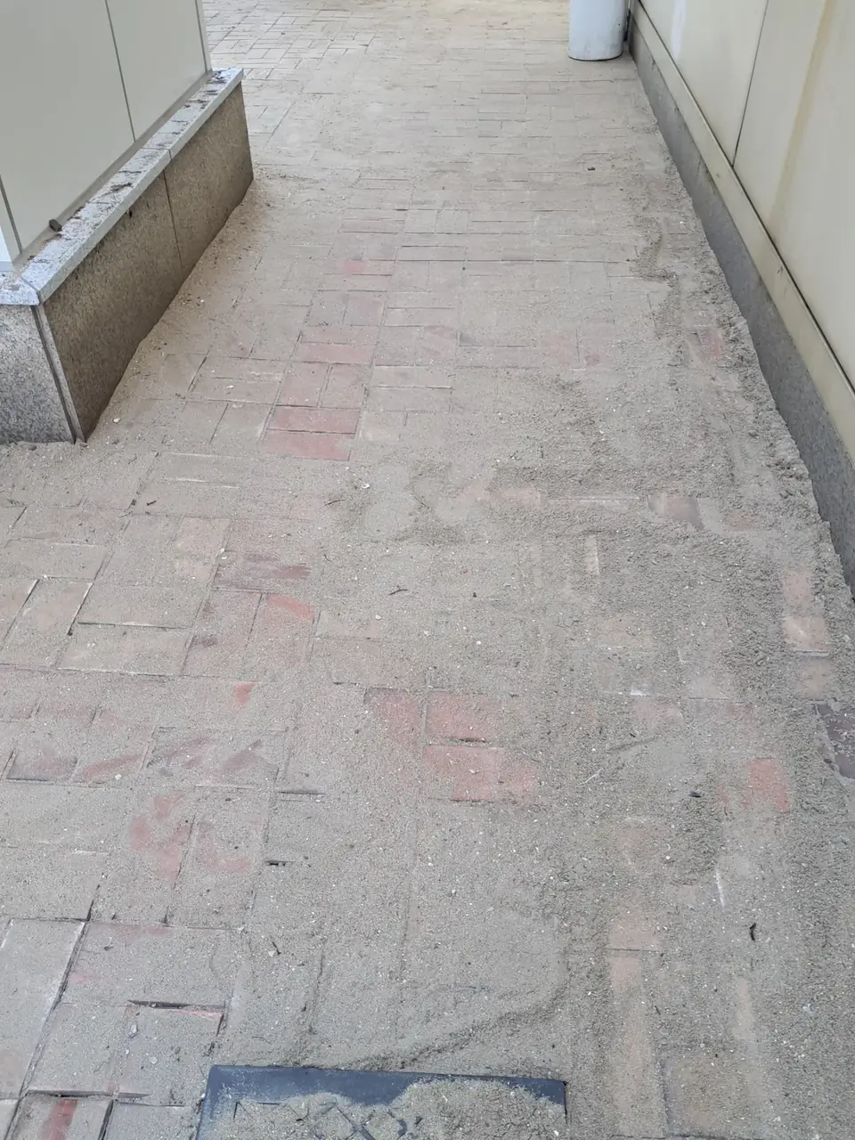 강남구 보도블럭시공 · 균열 진행 블록 교체 시공 전 · 보도블럭 균열 시공 전